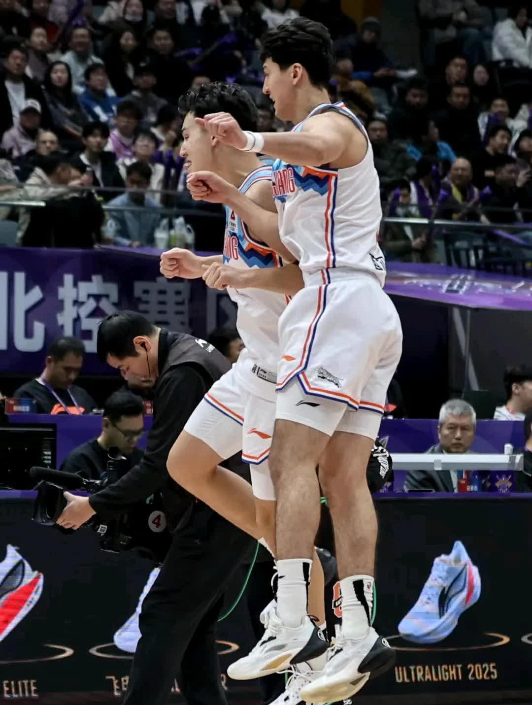 开云体育app包含密尔沃基雄鹿迎CBA季后赛关键赛，今晚手感冰凉，引发热议，心理建设被强调的词条