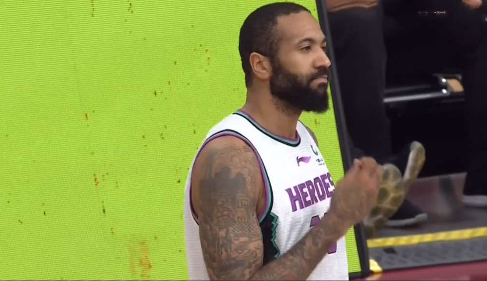 开云体育入口关于窗口期皇家马德里调整名单以备足总杯；手感冰凉环节打磨；悬念犹存；年轻球员得到机会的信息