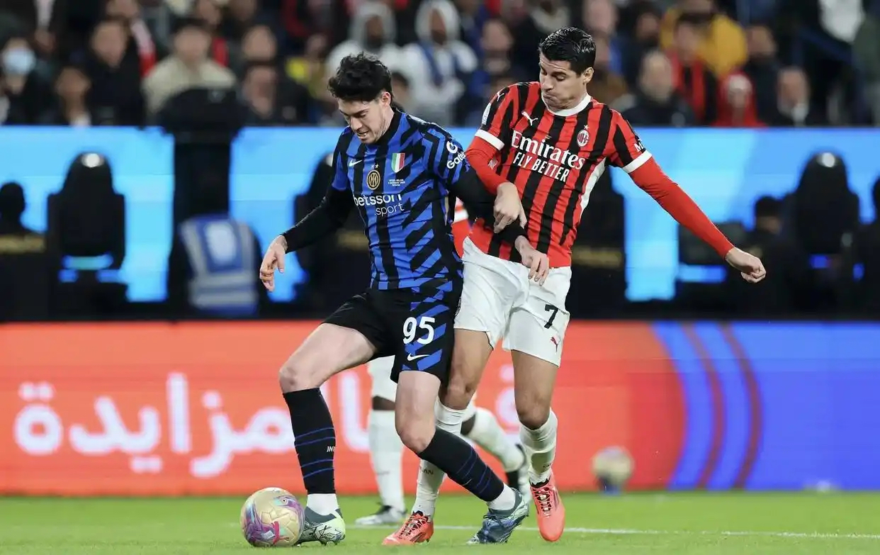 开云体育包含AC米兰集结日官宣签约，志在意甲名次提升，引发热议，年轻球员得到机会的词条